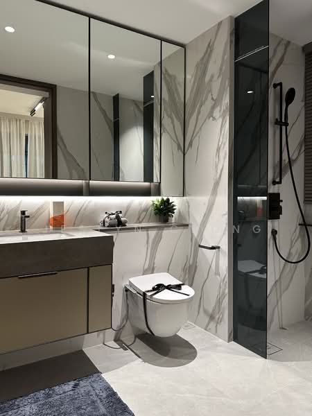 Promenade Peak, 1 Zion Road, 3 Bedrooms, 1,033 sqft, Condominium For Sale, by Jeslyn Chong, 60039208 - Bathroom - PropertyGuru.com.sg