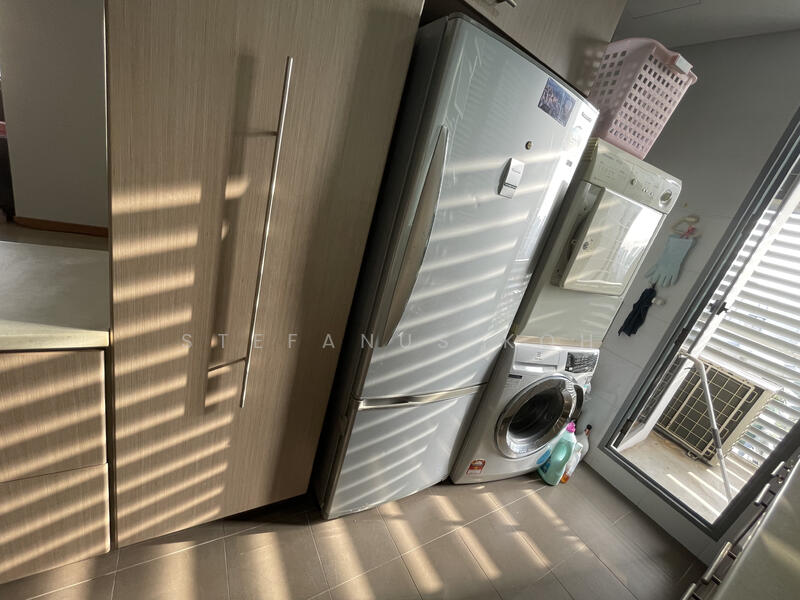 City Edge, 18 Moulmein Rise, Room Rental, 250 sqft, Apartment For Rent, by Stefanus Koh, 60039678 - Kitchen - PropertyGuru.com.sg