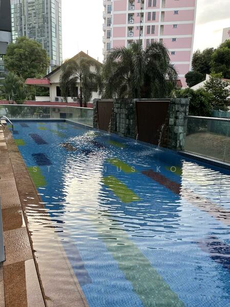 City Edge, 18 Moulmein Rise, Room Rental, 250 sqft, Apartment For Rent, by Stefanus Koh, 60039678 - Pool - PropertyGuru.com.sg