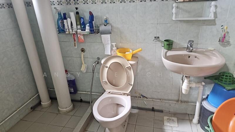 660C Jurong West Street 64, 660C Jurong West Street 64, Room Rental, 150 sqft, HDB Flat For Rent, by Andy Liew Chun Kit, 60039737 - Bathroom - PropertyGuru.com.sg
