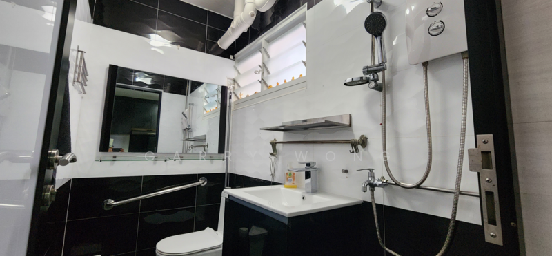 864 Jurong West Street 81, 864 Jurong West Street 81, 4 Bedrooms, 1,330 sqft, HDB Flat For Rent, by Garry Wong, 60039775 - Bathroom - PropertyGuru.com.sg