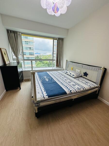 Caspian, 54 Lakeside Drive, 4 Bedrooms, 1,528 sqft, Condominium For Sale, by Li Xinghua, 60039877 - Bedroom - PropertyGuru.com.sg