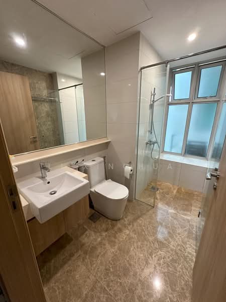 Caspian, 54 Lakeside Drive, 4 Bedrooms, 1,528 sqft, Condominium For Sale, by Li Xinghua, 60039877 - Bathroom - PropertyGuru.com.sg