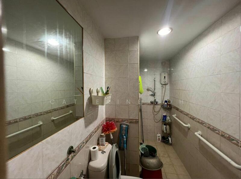 52 Strathmore Avenue, 52 Strathmore Avenue, Room Rental, 100 sqft, HDB Flat For Rent, by Catherine Loh, 60039937 - Bathroom - PropertyGuru.com.sg