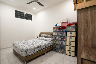 For Sale - 1km to Tao Nan! NS Facing! 2 Storey Inter-terrace in Telok Kurau!