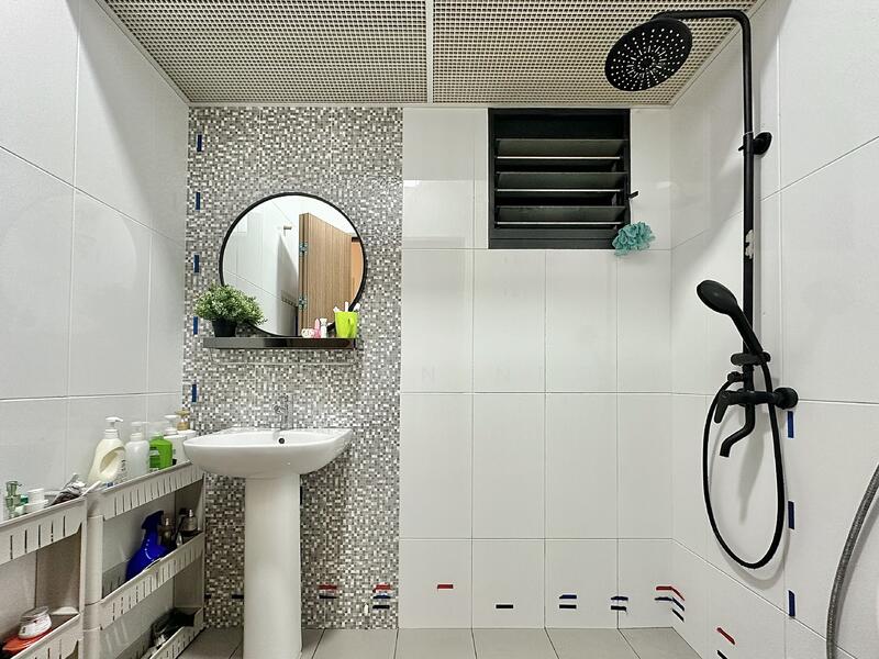 118A Alkaff Crescent, 118A Alkaff Crescent, Macpherson / Potong Pasir, 3 Bedrooms, 1,001 sqft, HDB Flat For Sale, by Bryan Neo, 60040318 - Bathroom - PropertyGuru.com.sg