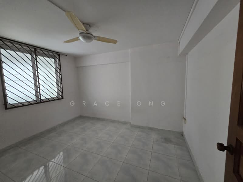 13 Holland Drive, 13 Holland Drive, 2 Bedrooms, 700 sqft, HDB Flat For Sale, by Grace Ong, 60040337 - PropertyGuru.com.sg