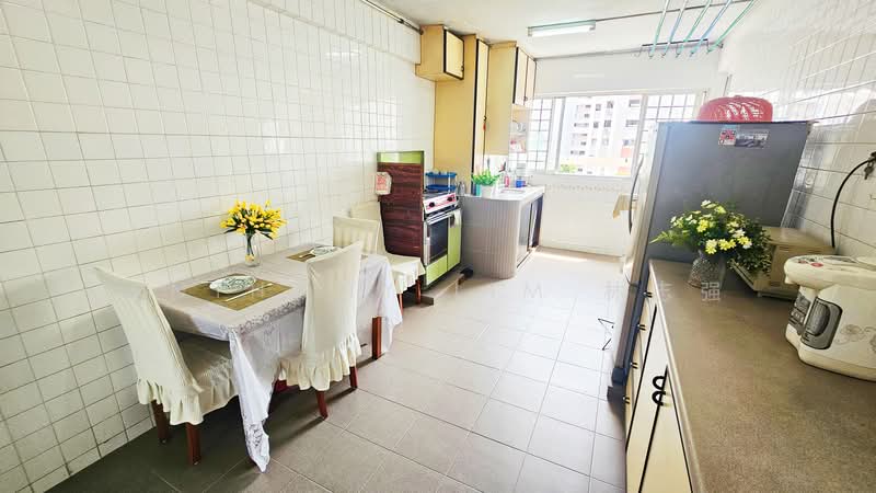 102 Jurong East Street 13, 102 Jurong East Street 13, 2 Bedrooms, 732 sqft, HDB Flat For Rent, by Anthony Lim, 60040445 - Kitchen - PropertyGuru.com.sg