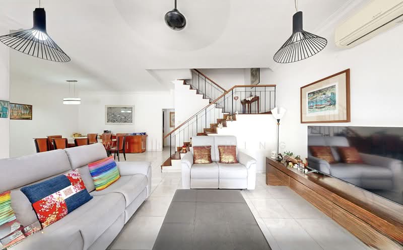 Spacious affordable freehold terrace w 4+1 rooms @ Hillcrest, Hillcrest Road, 4 Bedrooms, 2,602 sqft, Terraced House For Sale, by Willi Ching, 60040463 - Living Room - PropertyGuru.com.sg