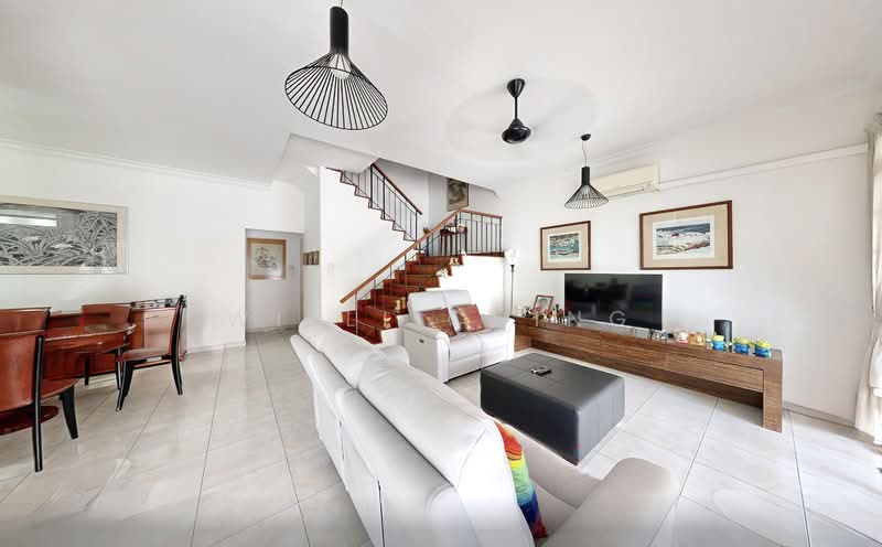 Spacious affordable freehold terrace w 4+1 rooms @ Hillcrest, Hillcrest Road, 4 Bedrooms, 2,602 sqft, Terraced House For Sale, by Willi Ching, 60040463 - Living Room - PropertyGuru.com.sg