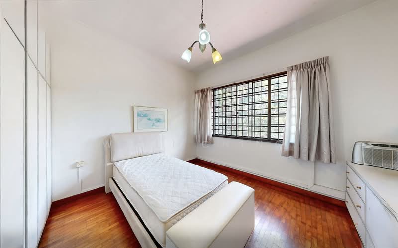 Spacious affordable freehold terrace w 4+1 rooms @ Hillcrest, Hillcrest Road, 4 Bedrooms, 2,602 sqft, Terraced House For Sale, by Willi Ching, 60040463 - Bedroom - PropertyGuru.com.sg