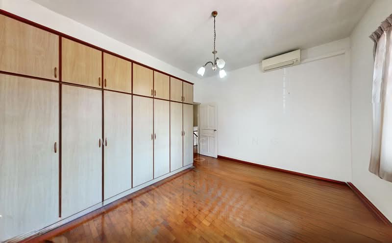 Spacious affordable freehold terrace w 4+1 rooms @ Hillcrest, Hillcrest Road, 4 Bedrooms, 2,602 sqft, Terraced House For Sale, by Willi Ching, 60040463 - Bedroom - PropertyGuru.com.sg