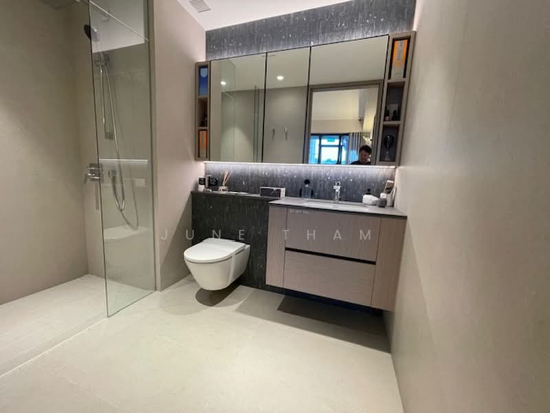 Nava Grove, 38 Pine Grove, Clementi Park / Upper Bukit Timah, 2 Bedrooms, 786 sqft, Condominium For Sale, by June Tham, 60040787 - Bathroom - PropertyGuru.com.sg