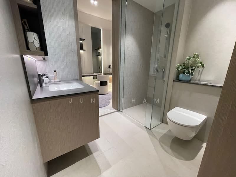 Nava Grove, 38 Pine Grove, Clementi Park / Upper Bukit Timah, 2 Bedrooms, 786 sqft, Condominium For Sale, by June Tham, 60040787 - Bathroom - PropertyGuru.com.sg