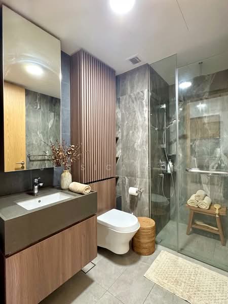 Midwood Condominium For Sale at S$ 958,000 | PropertyGuru Singapore - Bathroom