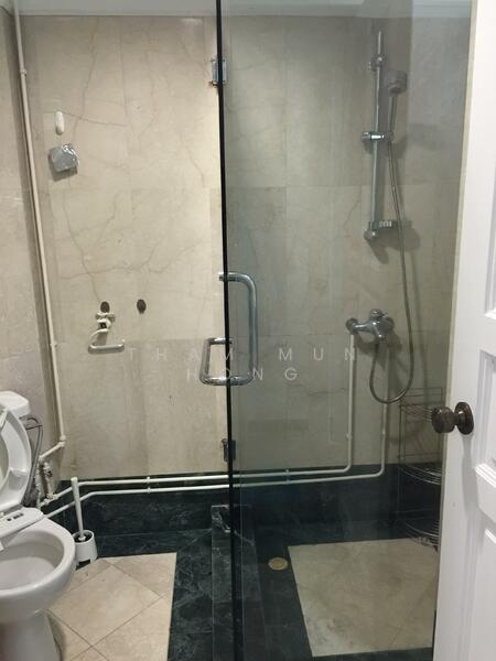 Grange Heights, 21 Saint Thomas Walk, Orchard / River Valley, Room Rental, 150 sqft, Apartment For Rent, by Tham Mun Hong, 60040985 - Bathroom - PropertyGuru.com.sg