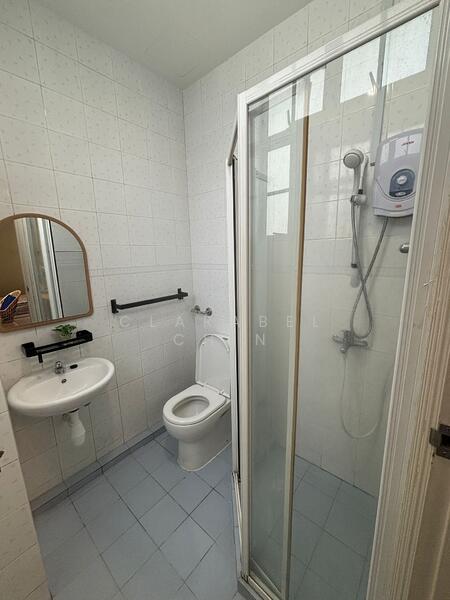 Coliving @ Prome Road | Landed Property | 4 Mins Drive to Orchard, Prome Road Near Newton 4 Mins Drive to Orchard, Orchard / River Valley, 1 Bedroom, 220 sqft, Semi-Detached House For Rent, by Clarabel Chin, 60041219 - Bathroom - PropertyGuru.com.sg