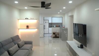 For Sale - RARE Spacious EA, Unblocked View, High Floor!