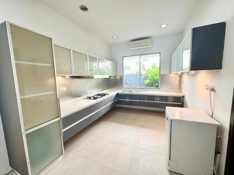 Detached with Pool for Rent in Dunearn Vicinity