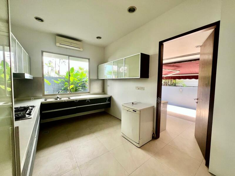 Detached with Pool for Rent in Dunearn Vicinity