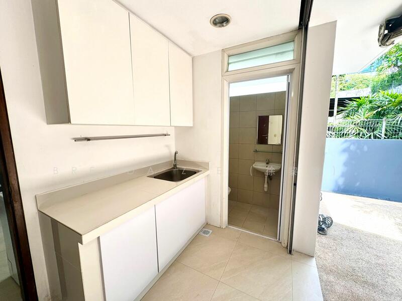 Detached with Pool for Rent in Dunearn Vicinity