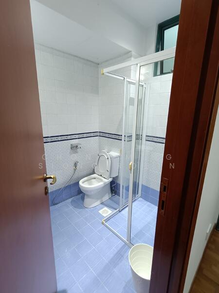 Common bathroom 