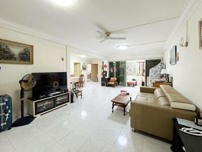 For Sale - 330 Tampines Street 32