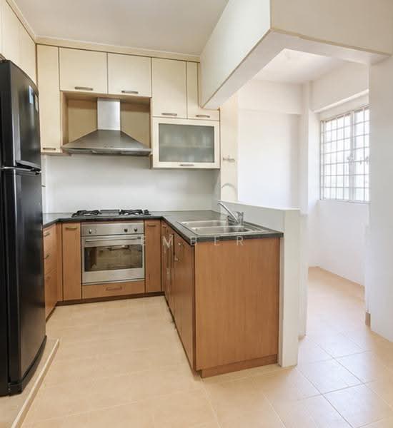 706 Jurong West Street 71, 706 Jurong West Street 71, Boon Lay / Jurong / Tuas, 3 Bedrooms, 1,378 sqft, HDB Flat For Sale, by Ember Ng, 60042347 - Kitchen - PropertyGuru.com.sg