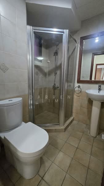 The Mayfair, 1 Jurong East Street 32, 3 Bedrooms, 1,227 sqft, Condominium For Rent, by Darren Lim, 60042609 - Bathroom - PropertyGuru.com.sg