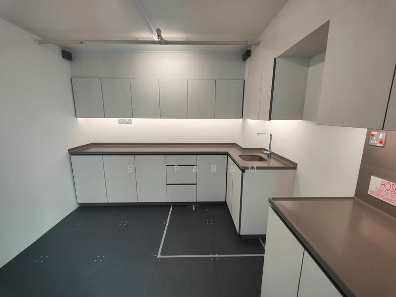 Hub Synergy Point, 70 Anson Road, Chinatown / Tanjong Pagar, 7,233 sqft, Office For Rent, by S. Param, 60042772 - Kitchen - CommercialGuru.com.sg