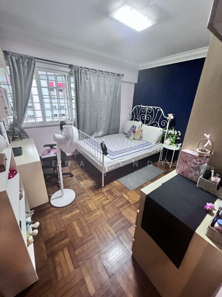 469 Jurong West Street 41 HDB Flat For Sale at S$ 950,000 | PropertyGuru Singapore - Actual Common Bedroom