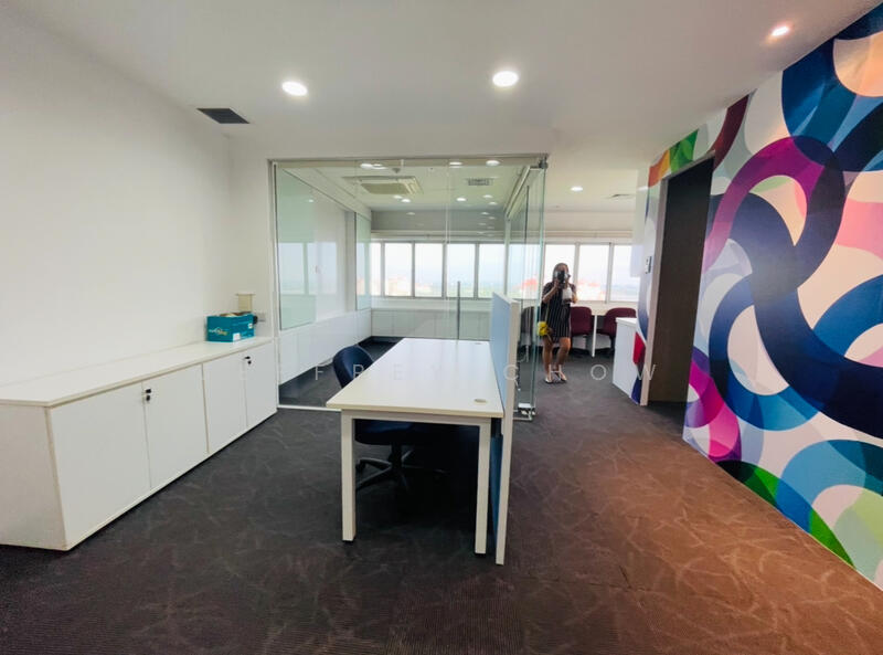 Golden Mile Tower, 6001 Beach Road, 915 sqft, Office For Sale, by Jeffrey Chow, 60043021 - Study - CommercialGuru.com.sg