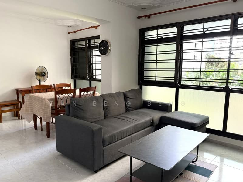 700A Ang Mo Kio Avenue 6, 700A Ang Mo Kio Avenue 6, 3 Bedrooms, 1,194 sqft, HDB Flat For Sale, by Tan Beng Beng, 60043222 - Living Room - PropertyGuru.com.sg