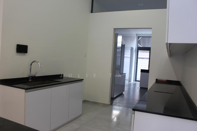 Dry Kitchen