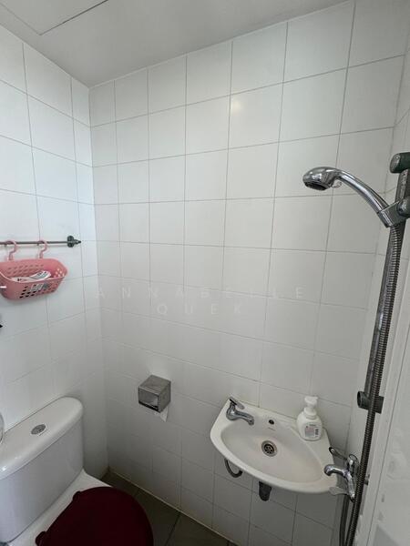 One Amber, , 3 Bedrooms, 1,259 sqft, Condominium For Rent, by Annabelle Quek, 60043379 - Bathroom - PropertyGuru.com.sg