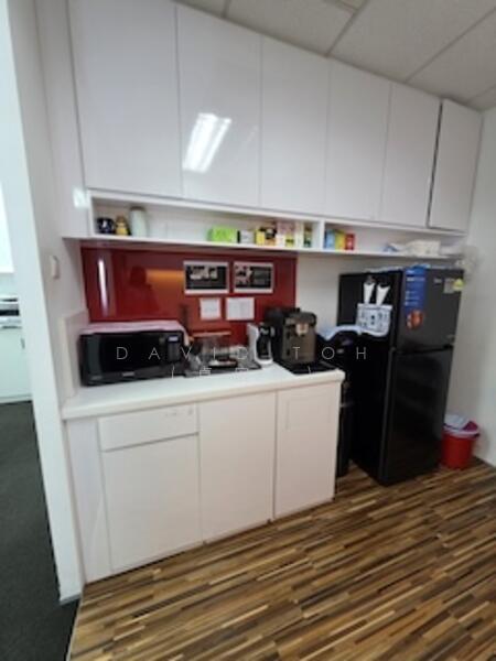 One Raffles Place, , 3,886 sqft, Office For Rent, by David Toh (卓宏森), 60043586 - Kitchen - CommercialGuru.com.sg