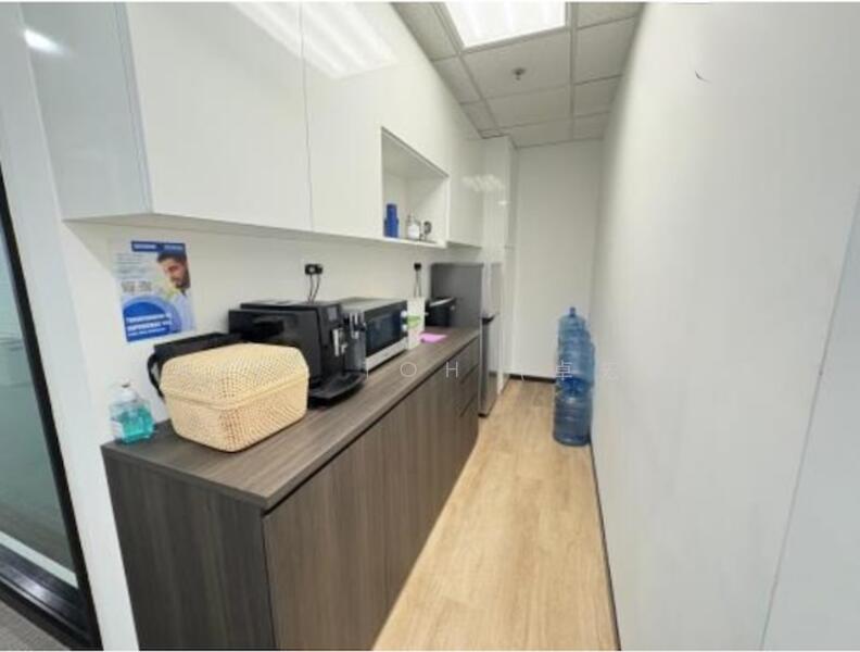 High Quality Fitted Office, City Hall, , 2,120 sqft, Office For Rent, by David Toh (卓宏森), 60043630 - Kitchen - CommercialGuru.com.sg