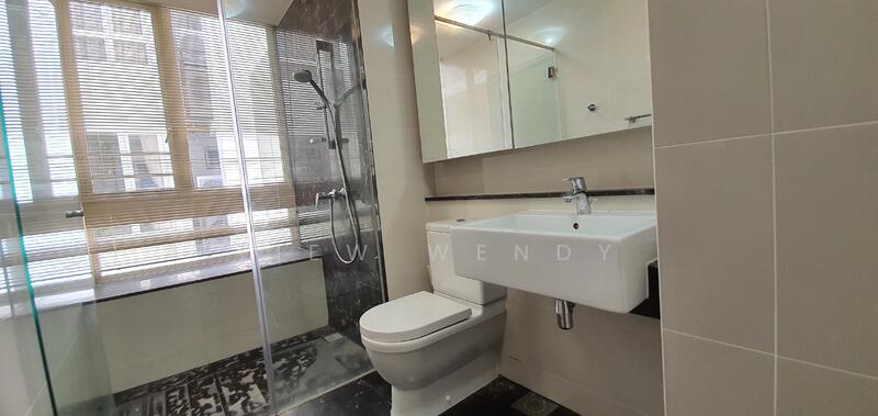 Master attached Bathroom