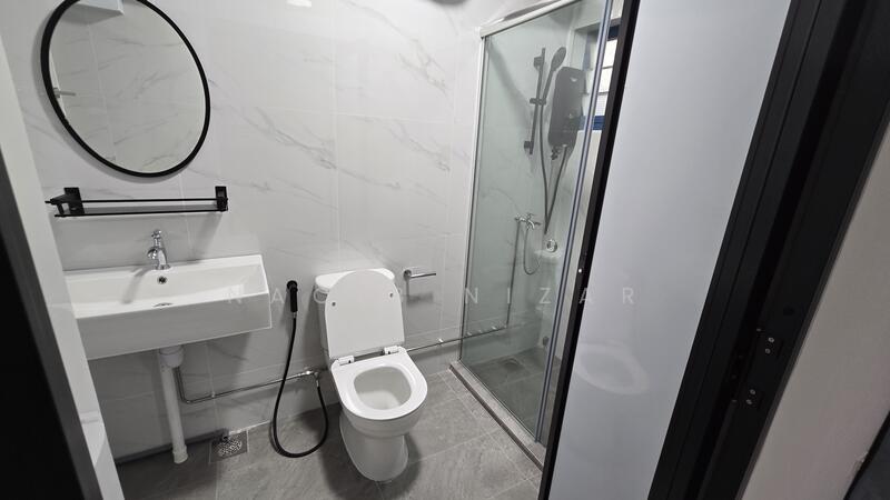 469A Admiralty Drive, 469A Admiralty Drive, Sembawang / Yishun, 3 Bedrooms, 1,270 sqft, HDB Flat For Rent, by Naqib Nizar, 60044119 - Master Bathroom Toilet - PropertyGuru.com.sg