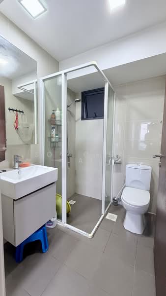 311B Clementi Avenue 4, 311B Clementi Avenue 4, 3 Bedrooms, 883 sqft, HDB Flat For Sale, by Soo Chen Lai, 60044258 - Bathroom - PropertyGuru.com.sg