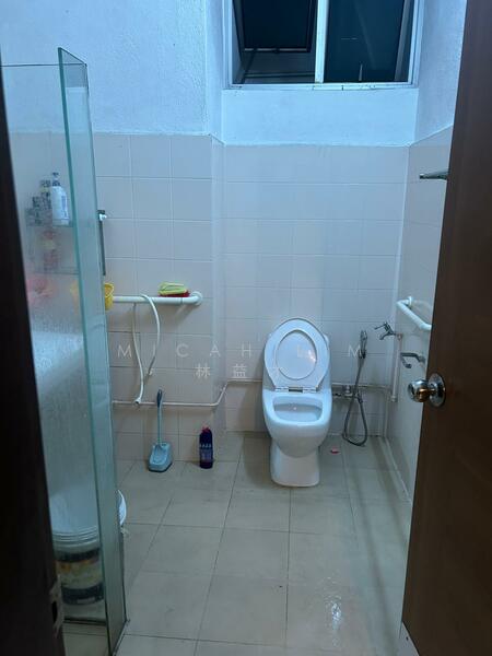 Mandarin Park, 51A Chun Tin Road, 4 Bedrooms, 969 sqft, Terraced House For Rent, by Micah Lim 林益才, 60044371 - Bathroom - PropertyGuru.com.sg
