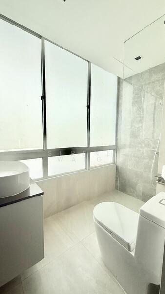 Common bathroom 