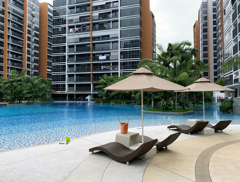 Coco Palms, 21 Pasir Ris Grove, 1 Bedroom, 464 sqft, Condominium For Rent, by Joseph Lim, 60044491 - Pool - PropertyGuru.com.sg