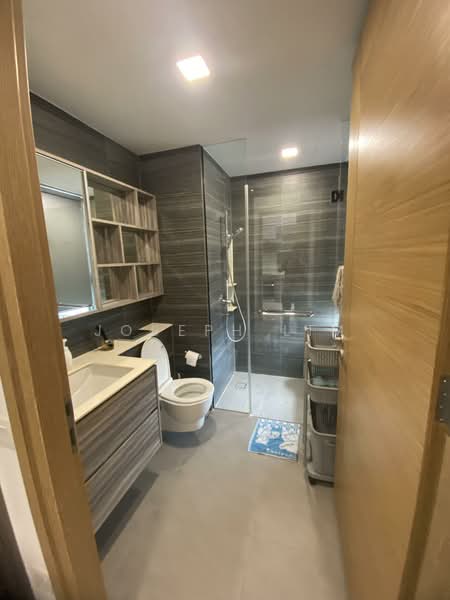 Coco Palms, 21 Pasir Ris Grove, 1 Bedroom, 464 sqft, Condominium For Rent, by Joseph Lim, 60044491 - Bathroom - PropertyGuru.com.sg