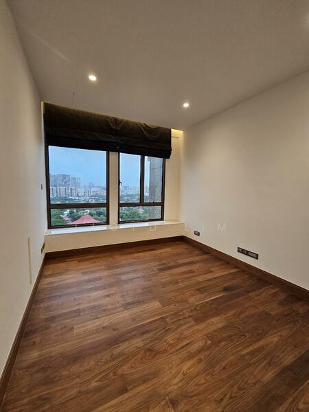 For Sale - Parkview Eclat