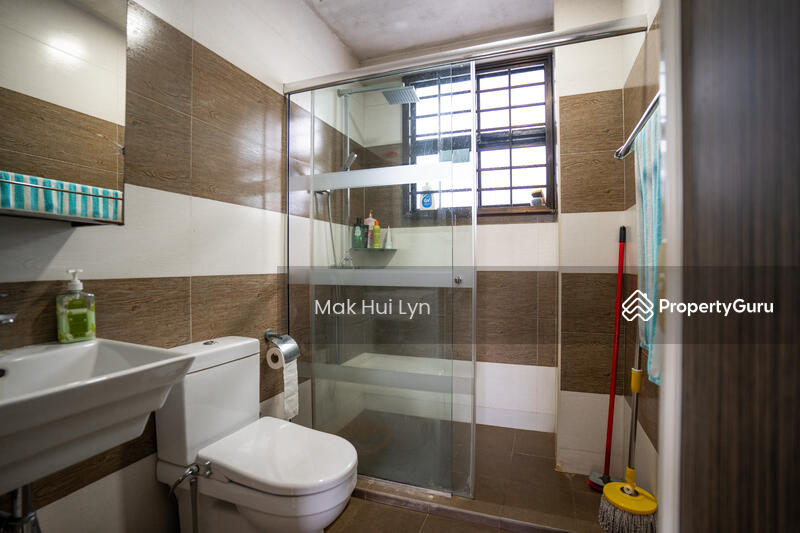 For Sale - NS facing! Charming 3 Storey Semi D in Kembangan