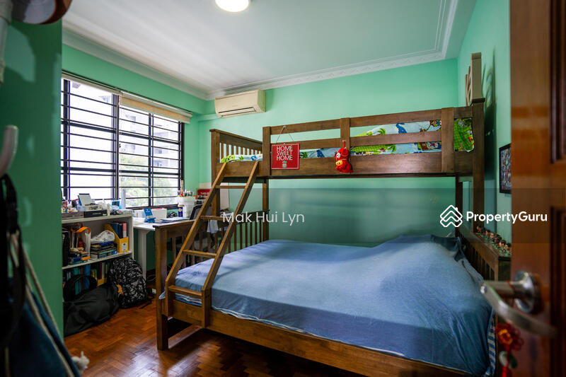 For Sale - NS facing! Charming 3 Storey Semi D in Kembangan