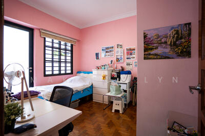 For Sale - NS facing! Charming 3 Storey Semi D in Kembangan