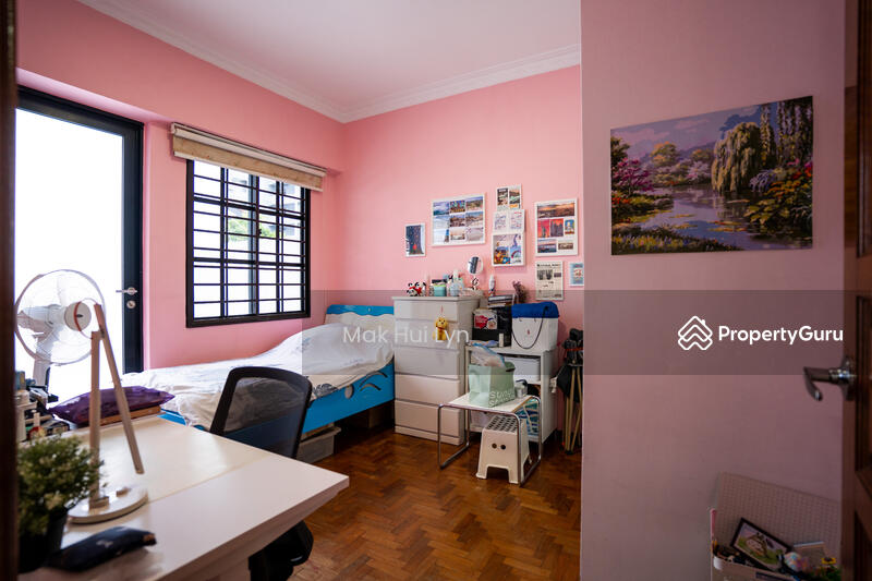 For Sale - NS facing! Charming 3 Storey Semi D in Kembangan