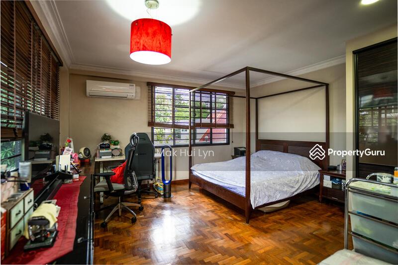 For Sale - NS facing! Charming 3 Storey Semi D in Kembangan